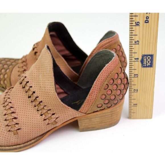 Rebels PERFORATED BROWN REAL LEATHER ROUND TOE LOW HEEL SLIP ON LOAFER SHOES 8M - Picture 9 of 10